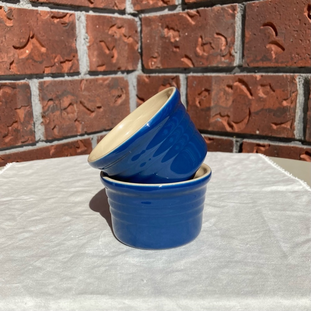 LE CRUEST Cobalt Blue Small Ramekins/Custard Cups, Set of Two